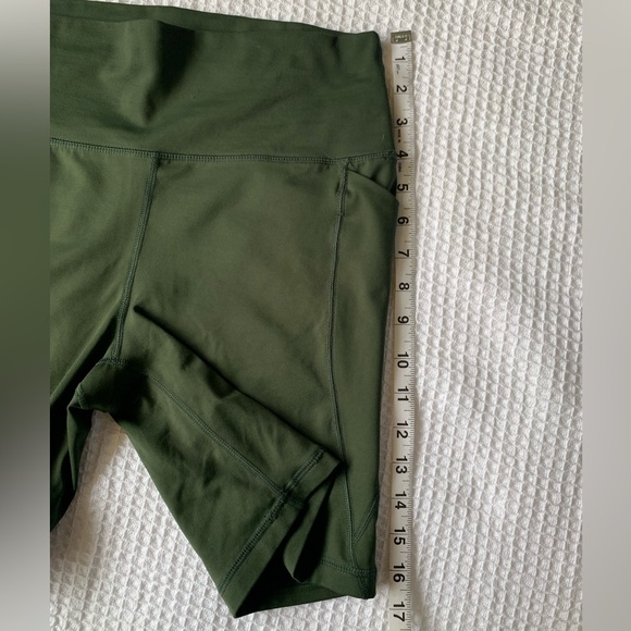 🌳Senita Athletics Lux High Waisted Rio Shorts 7 inch Inseam In Evergreen Medium - Picture 9 of 9